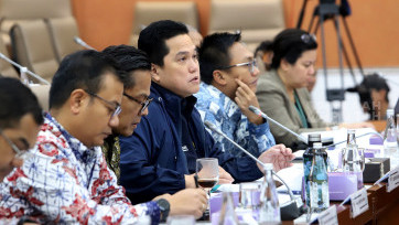 Raker Perdana Menteri BUMN Erick Thohir dengan Komisi VI DPR