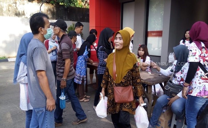 Katrol Popularitas Gibran di Pilwalkot Solo, Relawan Kagege Adakan Bakti Sosial