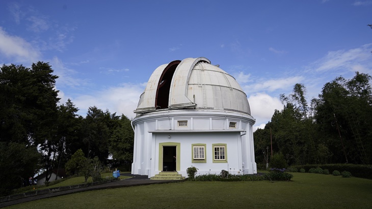 Pakar Astronomi ITB Raih Penghargaan dari Royal Astronomical Society