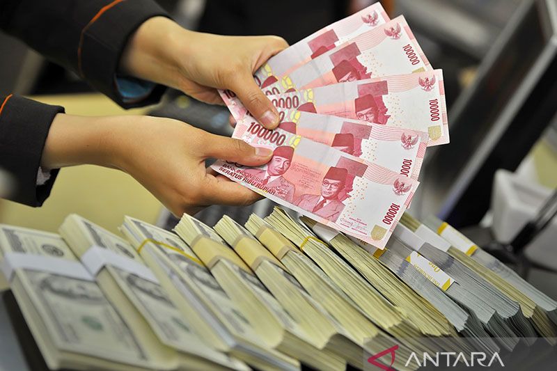 Negosiasi Utang AS Bikin Rupiah Terseok