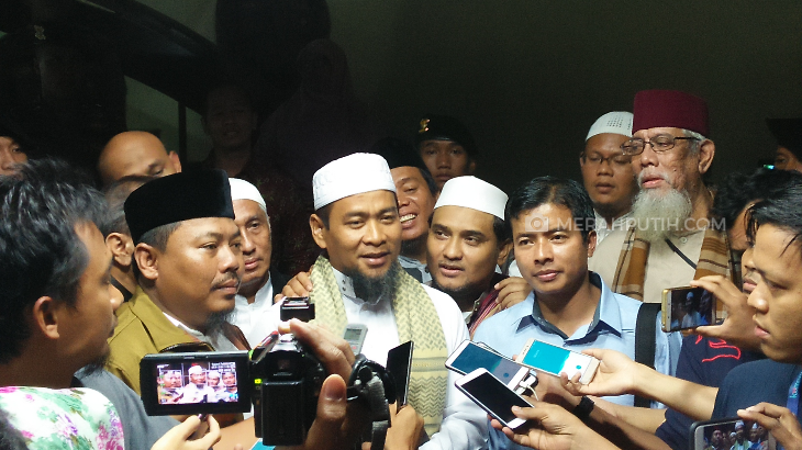 Uzma: Polisi Tak Mau Berurusan Dengan Ulama 'Takut Kualat'