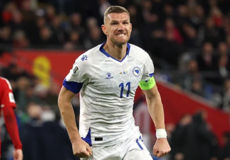 Umumkan Pensiun, Edin Dzeko Tulis Pesan Haru Kenang Bosnia Lolos Piala Dunia Singgung Italia