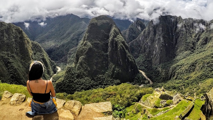 Para Perempuan Catatkan Sejarah Sebagai Poter di Machu Picchu