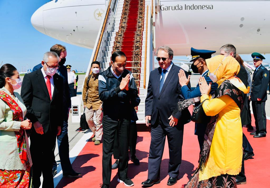 Tiba di Moskow, Presiden Jokowi Menuju Kremlin