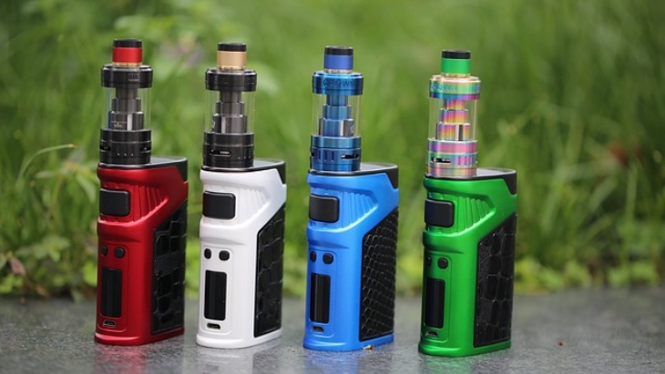 Rokok elektrik dapat berfungsi sebagai gerbang bagi banyak remaja untuk masuk dalam kecanduan. (Foto: Pixabay/haiberliu)