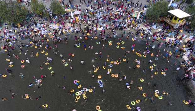 Basarnas Imbau Warga tak Berwisata ke Pantai