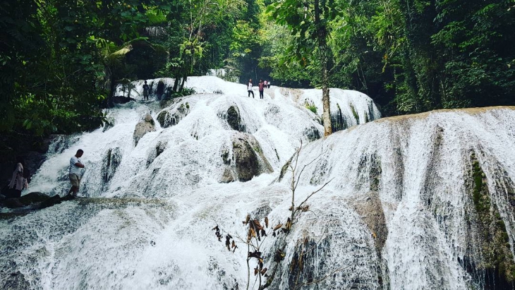Air Terjun Terindah di Indonesia Ada di Sulawesi Tengah