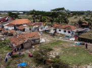 Bencana Angin Puting Beliung Rusak Puluhan Rumah di Tangerang
