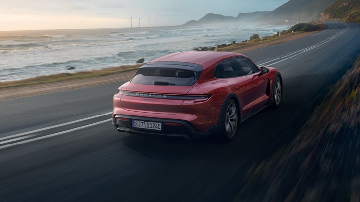 Play Store akan Hadir di Mobil Porsche 