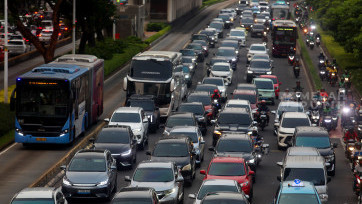 Wacana Pemprov DKI Jakarta Kaji Kenaikan Tarif TransJakarta Pasca DBH Dipotong