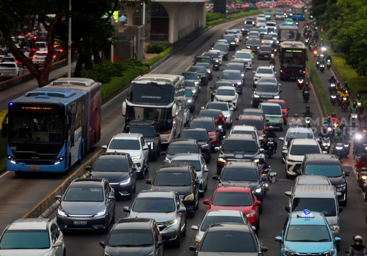 Wacana Pemprov DKI Jakarta Kaji Kenaikan Tarif TransJakarta Pasca DBH Dipotong
