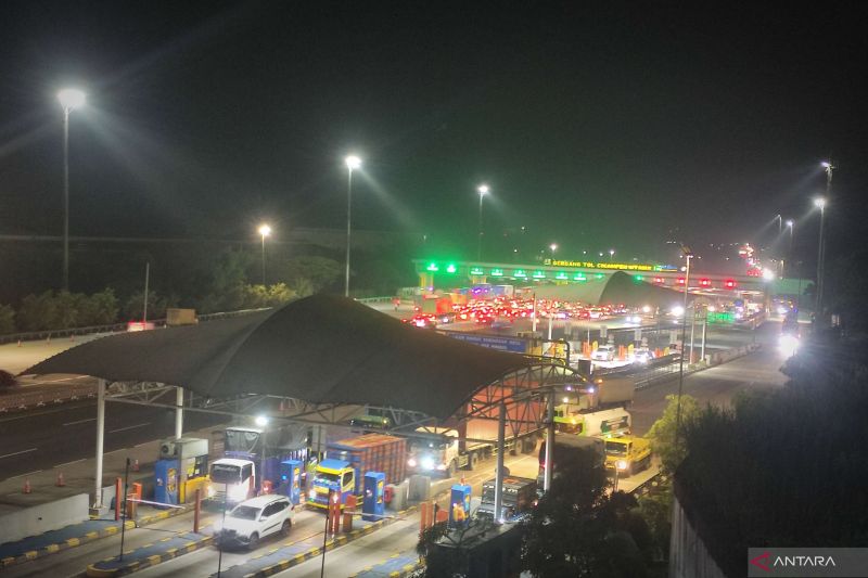 Bus AKAP Dominasi Lalu Lintas Mudik Jalan Tol di H-5