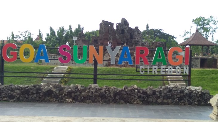 Sentuh Patung Perawan Sunti di Gua Sunyaragi, Bisa Jomlo Seumur Hidup!