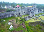 Wah, Ada Kastil Tersembunyi di Lereng Gunung Merapi
