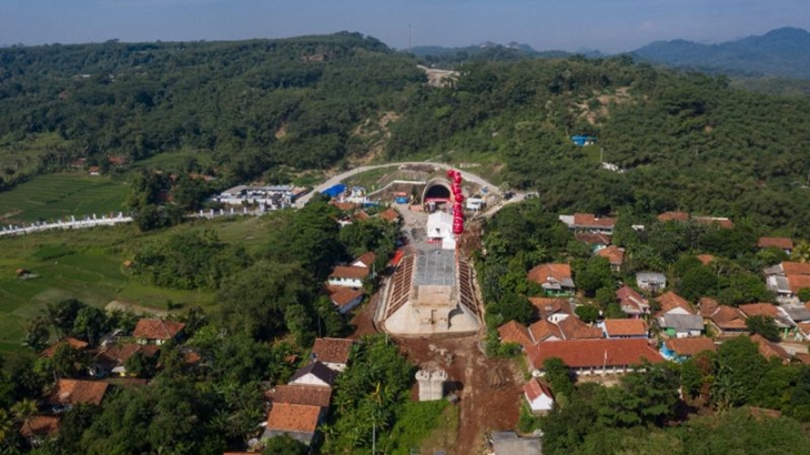 Biaya Kereta Cepat Jakarta-Bandung Bengkak, Legislator PDIP Ungkit Rini Soemarno