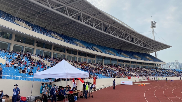 Publik Hanoi Berbondong-bondong Saksikan Pertandingan Cabor Atletik di Hari Kelima