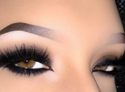 Empat Langkah Mudah Mengaplikasikan Eyeliner Secara Kilat