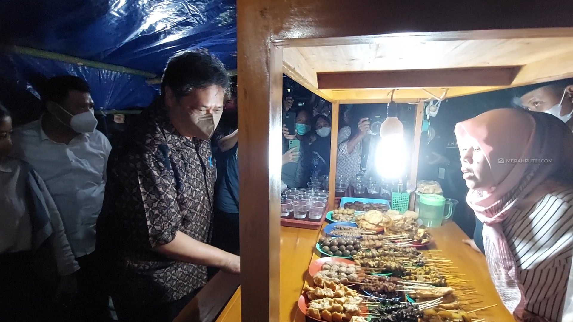 Airlangga Sebut Pemerintah Berikan Kemudahan Pinjaman Modal Usaha untuk UMKM
