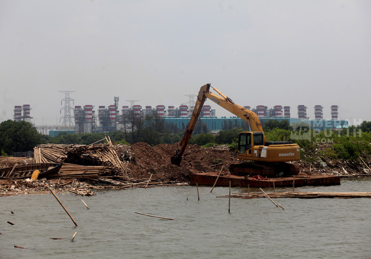 Mengintip Tumpukan Bambu Pagar Laut Pesisir Tarumajaya Bekasi 