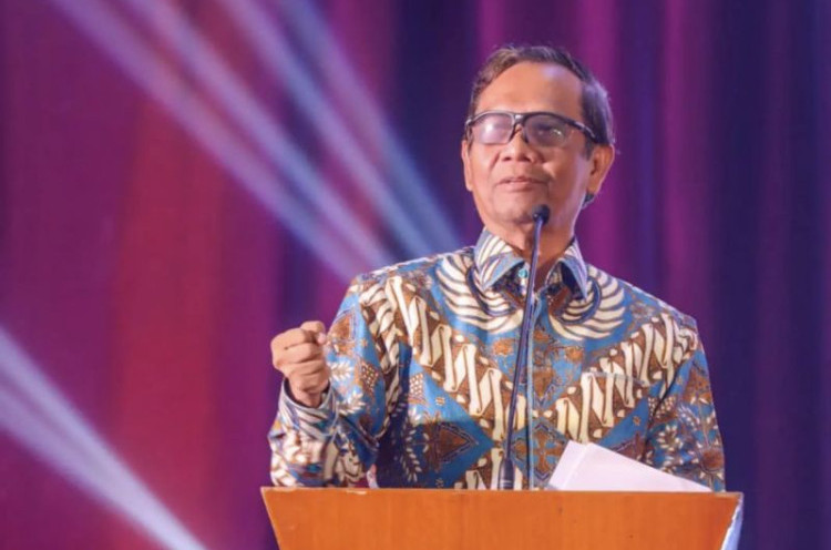 Jokowi Tunjuk Mahfud MD sebagai Plt Menkominfo
