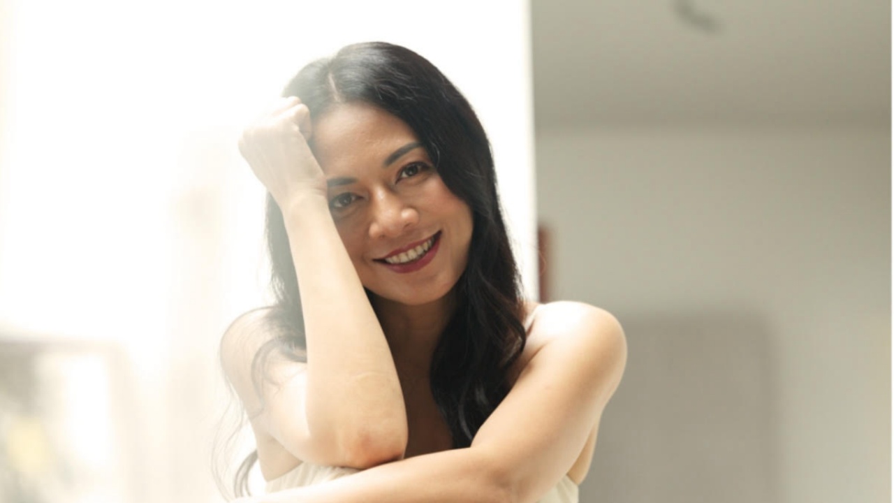 Setelah 14 Tahun, Dee Lestari Nyanyikan Ulang 'Perahu Kertas' dengan Aransemen Baru