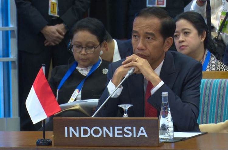 Desakan Lockdown Sengaja Digulirkan untuk Jebak Jokowi?