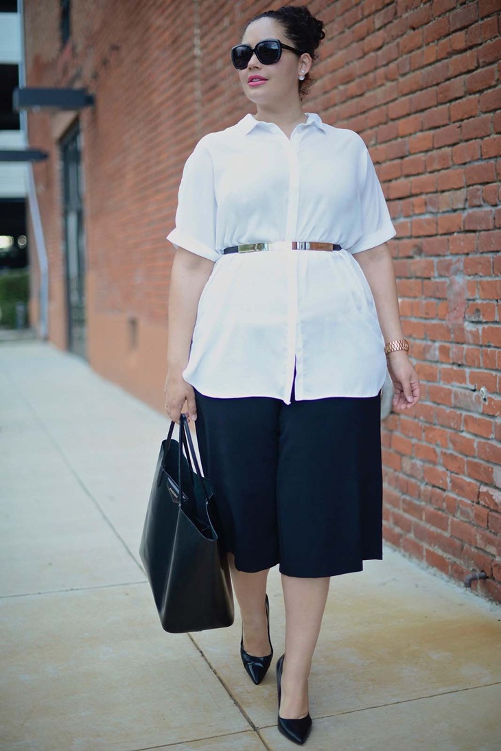 Sebaiknya memilih celana kulot simpel. (Foto: istyle.id/girlwithcurves.com)