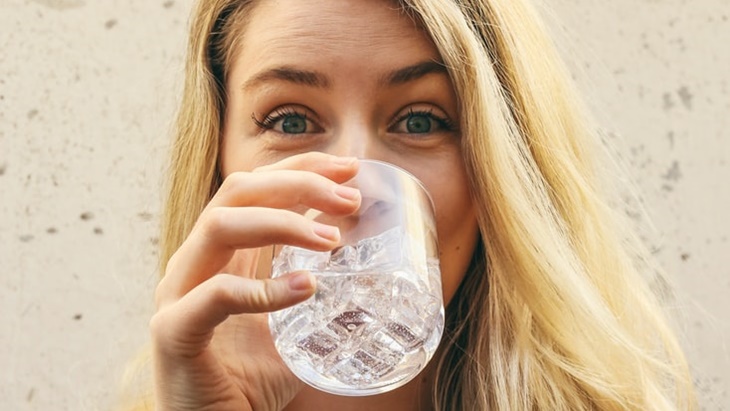 [HOAKS atau FAKTA]: Air Dingin Efektif Turunkan Berat Badan