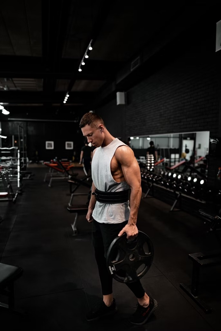 Unjuk Gigi di Gym, Auto Semangat Angkat Beban!