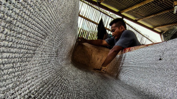 Pembuatan Peti Khusus Jenazah Positif COVID-19