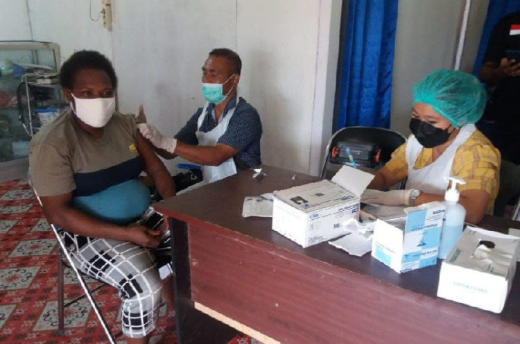 TNI Kebut Vaksinasi di Perbatasan RI-Papua Nugini