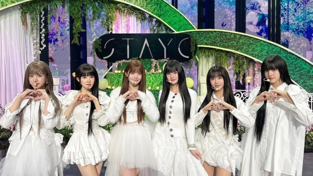 STAYC Ceritakan Kisah yang Gagal Lewat 'I (Dot Dot dot)'