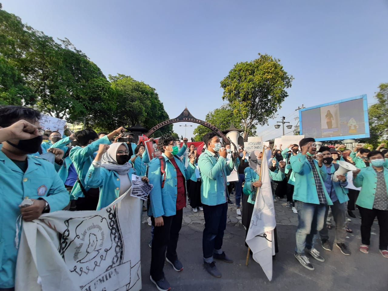 Jokowi Disebut 'King of Lip Service', BEM UNS: Cara Kami Mencintai Bangsa Ini