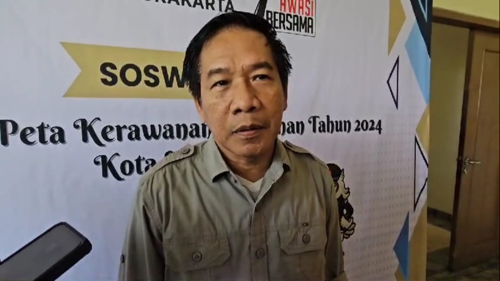 PDIP Solo Laporkan Respati-Astrid ke Bawaslu Setelah Bagi-bagi Sembako saat Blusukan bersama Gibran
