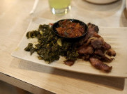 Masakan Daging Asap Halal Khas NTT Ada di Bandung