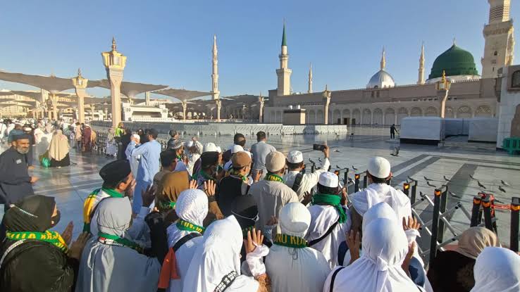 Kemenkes Perintahkan Jemaah Minum Oralit Setiap Hari, Suhu di Madinah Bisa Capai 41 Derajat Celcius