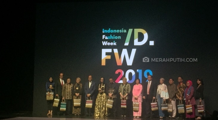 Usung Tema Cultural Values, Indonesia Fashion Week 2019 Resmi Digelar 