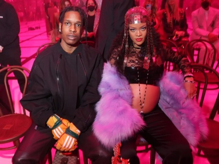 Busana Hamil Ala Rihanna, Tampil Epik Tiap Pekan