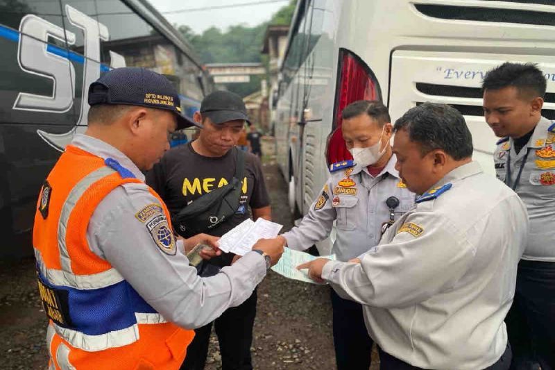 Kemenhub Gandeng Korlantas Bahas Regulasi Ramp Check Bus Pariwisata