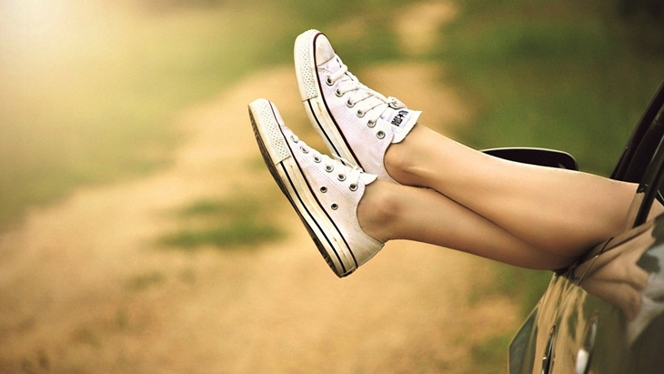 Padu Padan Sneakers Converse, Beragam Gaya dari Formal hingga Kasual