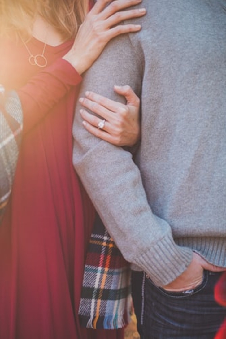 (Trivia 4) Fungsi Parfum Kan Untuk Menggoda Pasangan Kamu, Jadi Lebih Baik Bawa Pasangan Kamu Saja (Foto Unsplash Heather Mount)