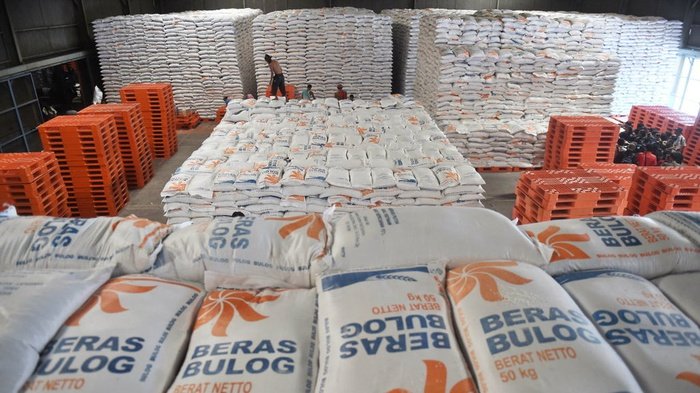 Musnahkan Puluhan Ribu Ton Beras, Bulog Dianggap Tak Pro Rakyat
