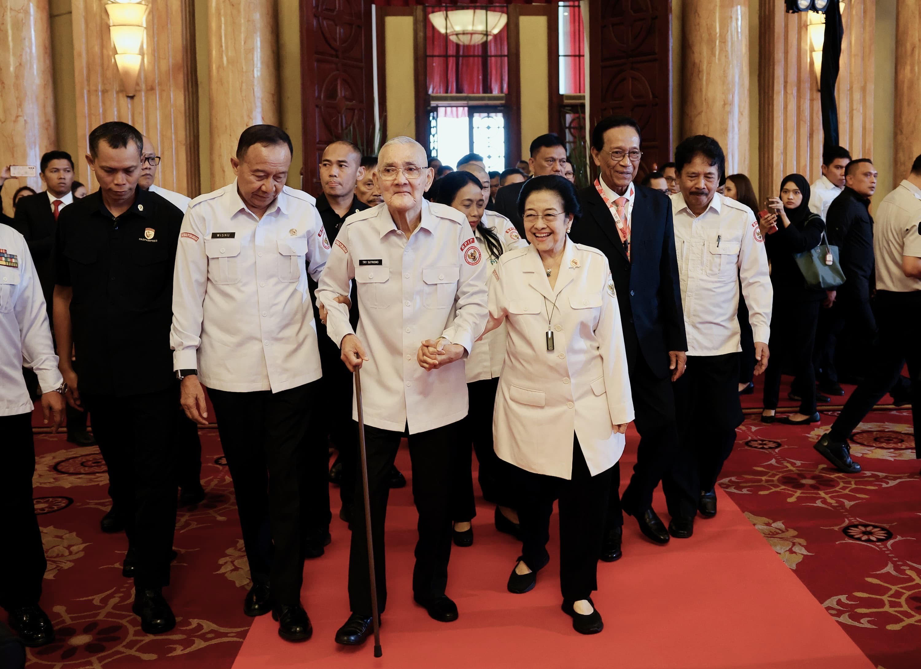 Megawati Berduka, Kenang Momen Kedekatan Bersama Try Sutrisno di BPIP
