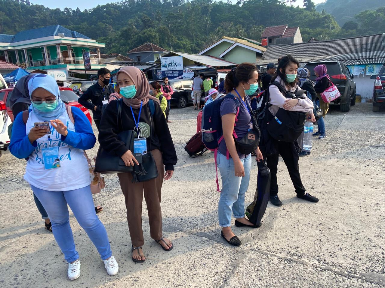 Semua peserta harus menggunakan masker dan membawa hand sanitizer masing-masing meski telah disediakan di tempat. (Foto MP/Shenna)
