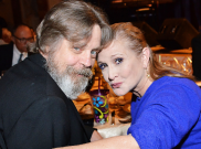 Mark Hamill Kenang Setahun Kepergian Carrie Fisher