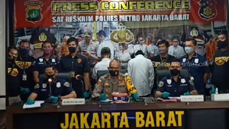 Terungkap, Ini Sosok Pemilik Senjata Tajam Tergeletak di Gerbang Tol Slipi