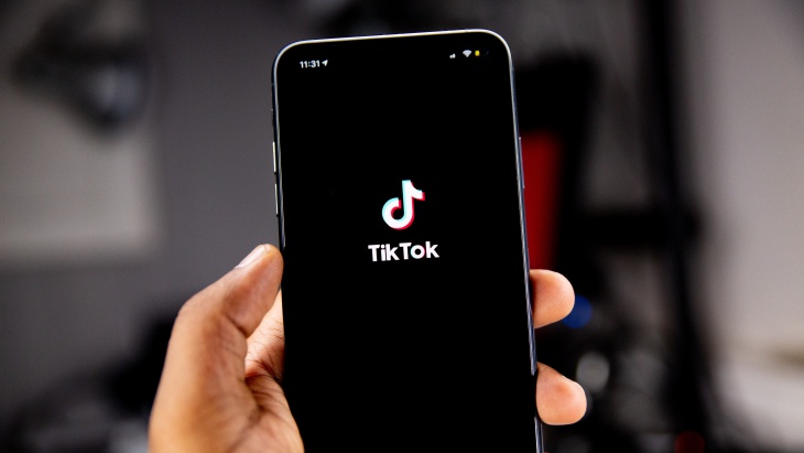 Tiktok akan punya video berdurasi panjang. (Foto: Unsplash/Solen Feyissa)