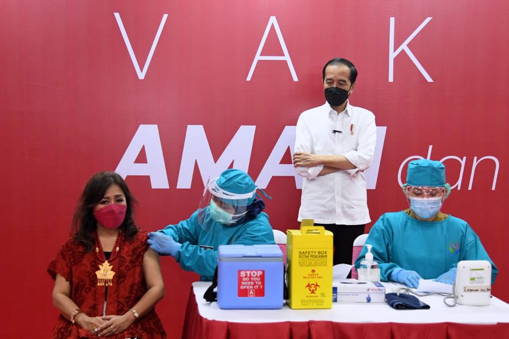Vaksinasi. (Foto: Sekretariat Presiden)