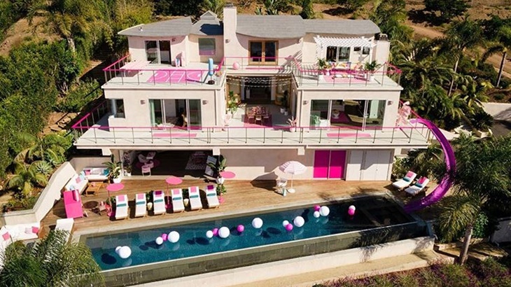Wow! Kamu Berkesempatan Menginap di Rumah impian Barbie 