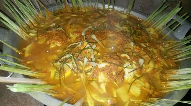 Masakan khas Batak dengan bahan rebung. (Foto: facebook.com/teodora.s.71)